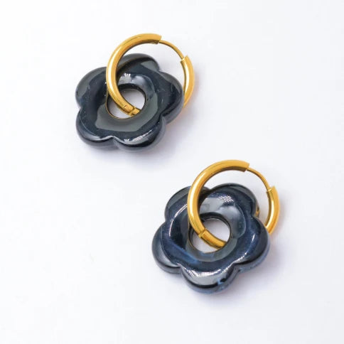 Boucles dorées indigo Névýra – Créoles minimalistes | Mitsury